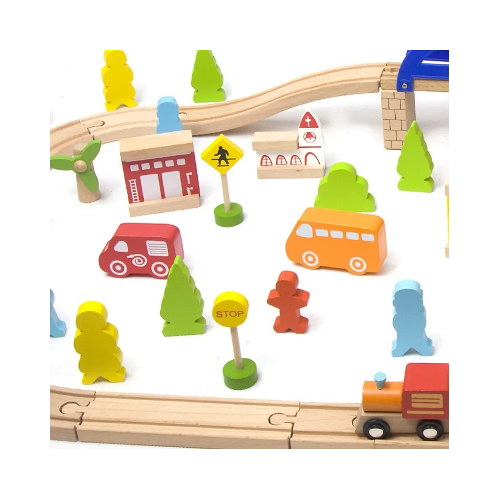 CLASSIC WORLD Zestaw Kolejka Tor Drewniany Pociąg + Figurki 110 el.