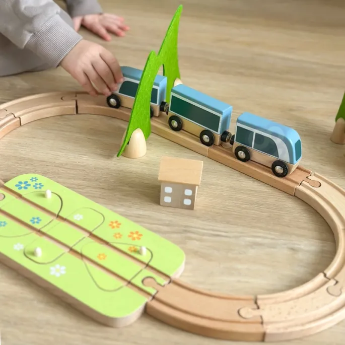 Drewniany sorter kształtów jako dodatek do zabawy