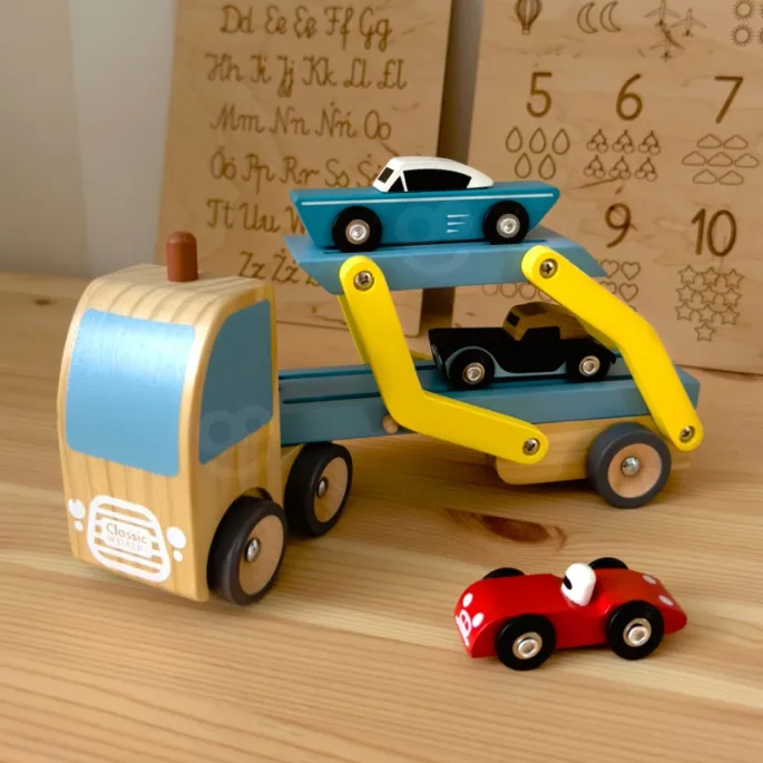 Bezpieczne zabawki dla dzieci - laweta i samochody