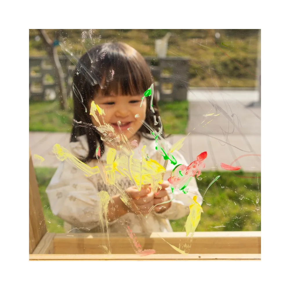 Praktyczny pojemnik na farby w sztaludze