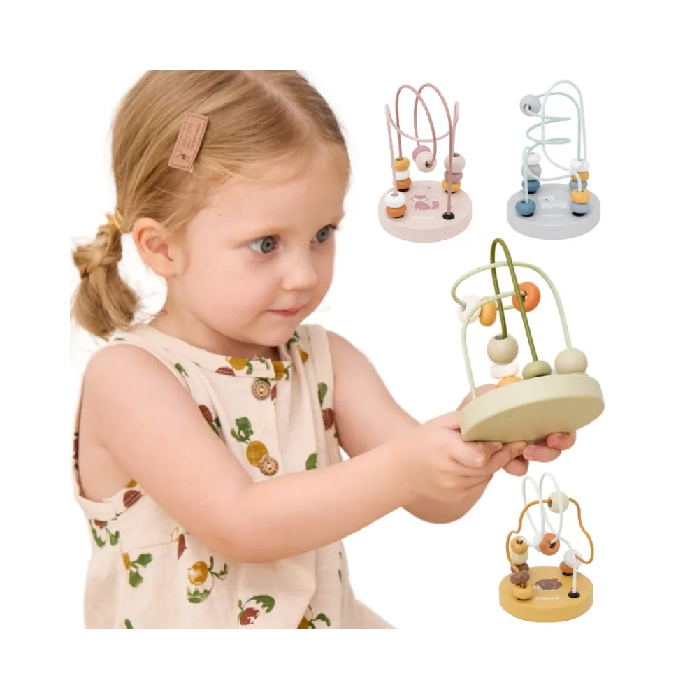 Drewniana pętla motoryczna z kolorowymi koralikami dla dzieci