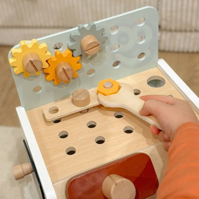 Bezpieczne drewniane narzędzia do zabawy w majsterkowanie