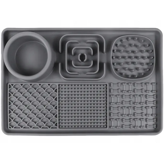 Zbliżenie na matę silikonową spowalniającą jedzenie dla zwierząt domowych