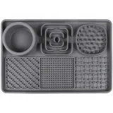 Zbliżenie na matę silikonową spowalniającą jedzenie dla zwierząt domowych