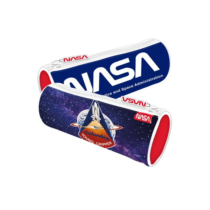 Piórnik NASA z motywem kosmicznym na biurku