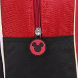 Zbliżenie na detale plecaka dziecięcego z motywem Myszki Mickey