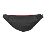 Zbliżenie na zamek błyskawiczny nerki Avengers z wyraźnym logo