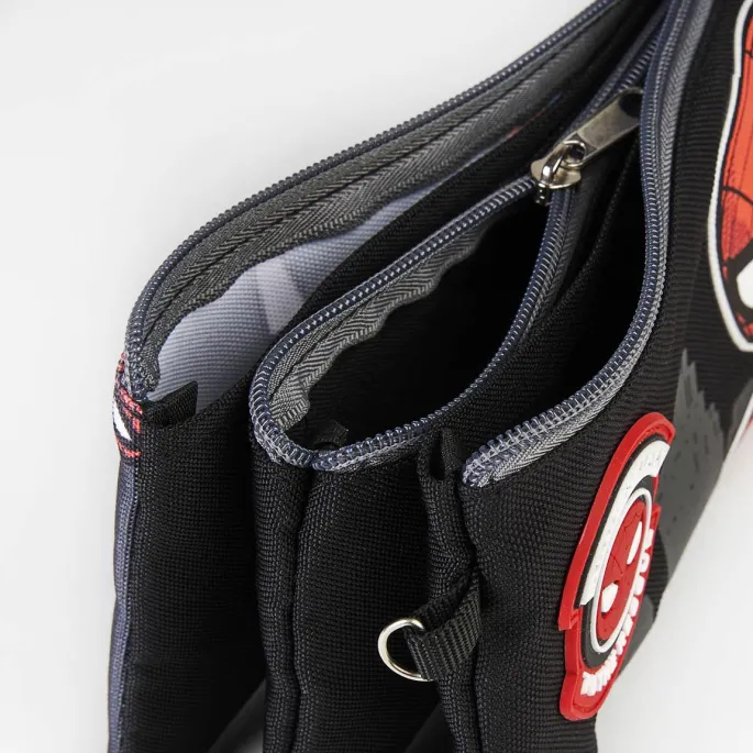 Kolorowy piórnik z trzema komorami i motywem Spidermana