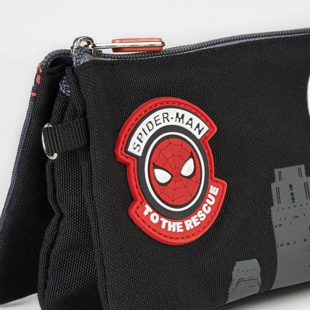 Organizator przyborów szkolnych z postacią Spidermana