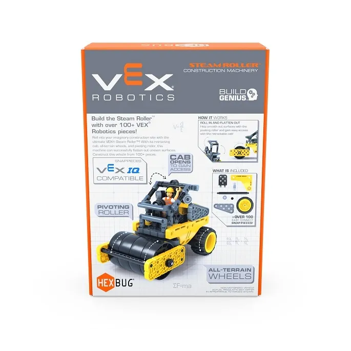 Dziecko bawiące się robotem walcem parowym na podłodze