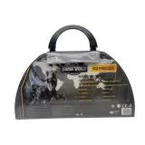 Kolorowe przybory szkolne z motywem Jurassic World ułożone w walizce