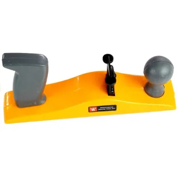 Zestaw zabawkowych kluczy, młotka, piły i pozostałych narzędzi