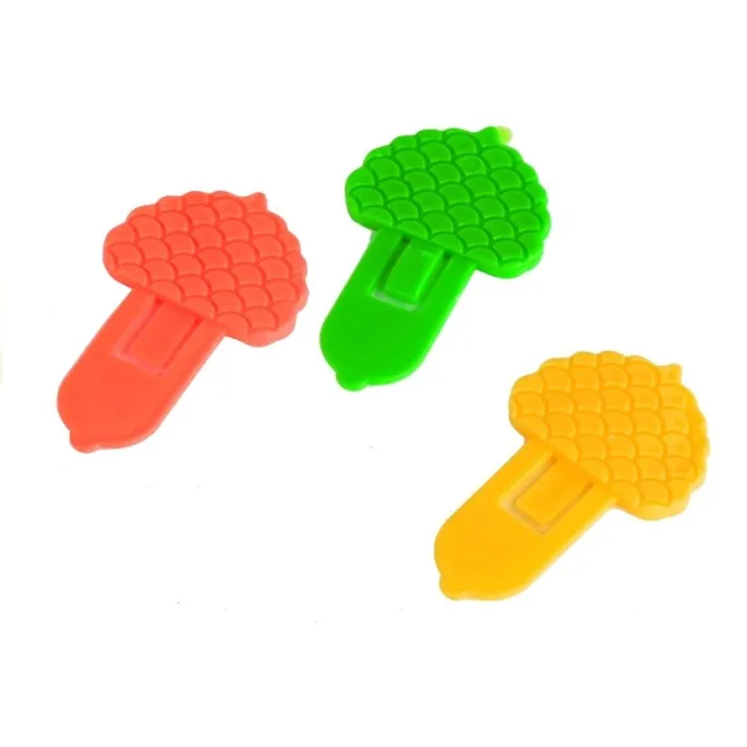 Konar drzewa i akcesoria do gry Wyskakująca Wiewiórka w zbliżeniu