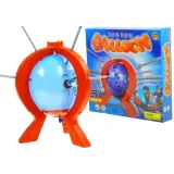 Gra zręcznościowa z balonami i pałeczkami podczas zabawy rodzinnej