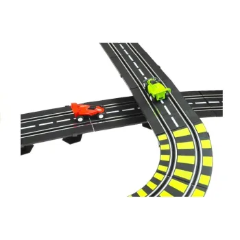 Widok całego zestawu toru wyścigowego o długości 11,57 m