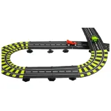 Zbliżenie na pętlę i bandy zabezpieczające tor przed wypadaniem autek