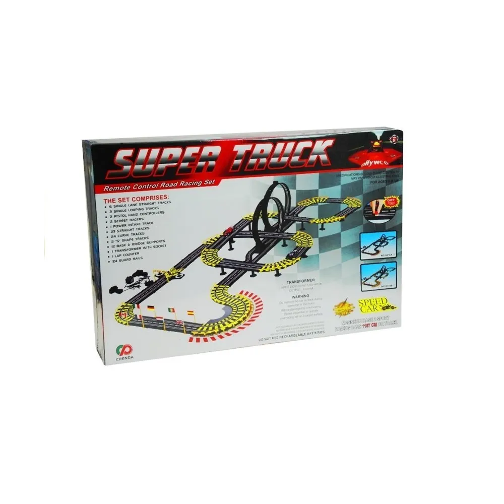 Widok z góry na cały tor z elementami: most, liczniki, samochodziki