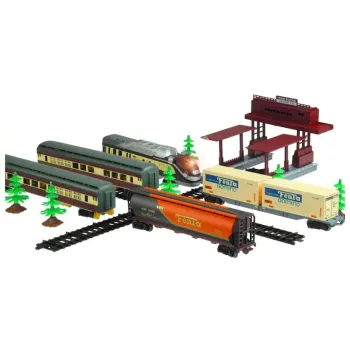 Rozbudowany tor kolejowy z pociągiem i dekoracyjnymi drzewkami