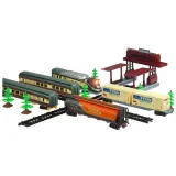 Rozbudowany tor kolejowy z pociągiem i dekoracyjnymi drzewkami