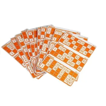 Elementy gry Bingo Lotto rozłożone na stole do zabawy