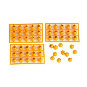 Dzieci bawiące się grą edukacyjną Bingo Lotto z maszyną