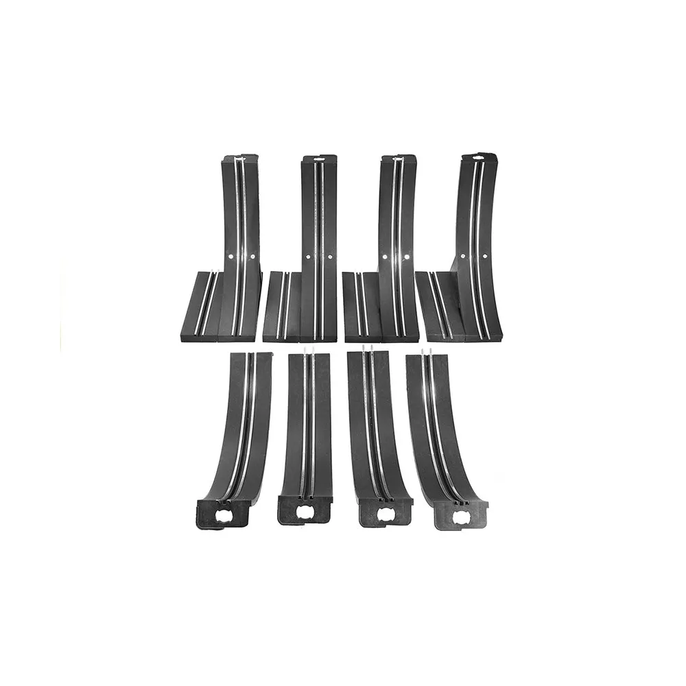 Dwa samochody wyścigowe na żółtym torze z zakrętami