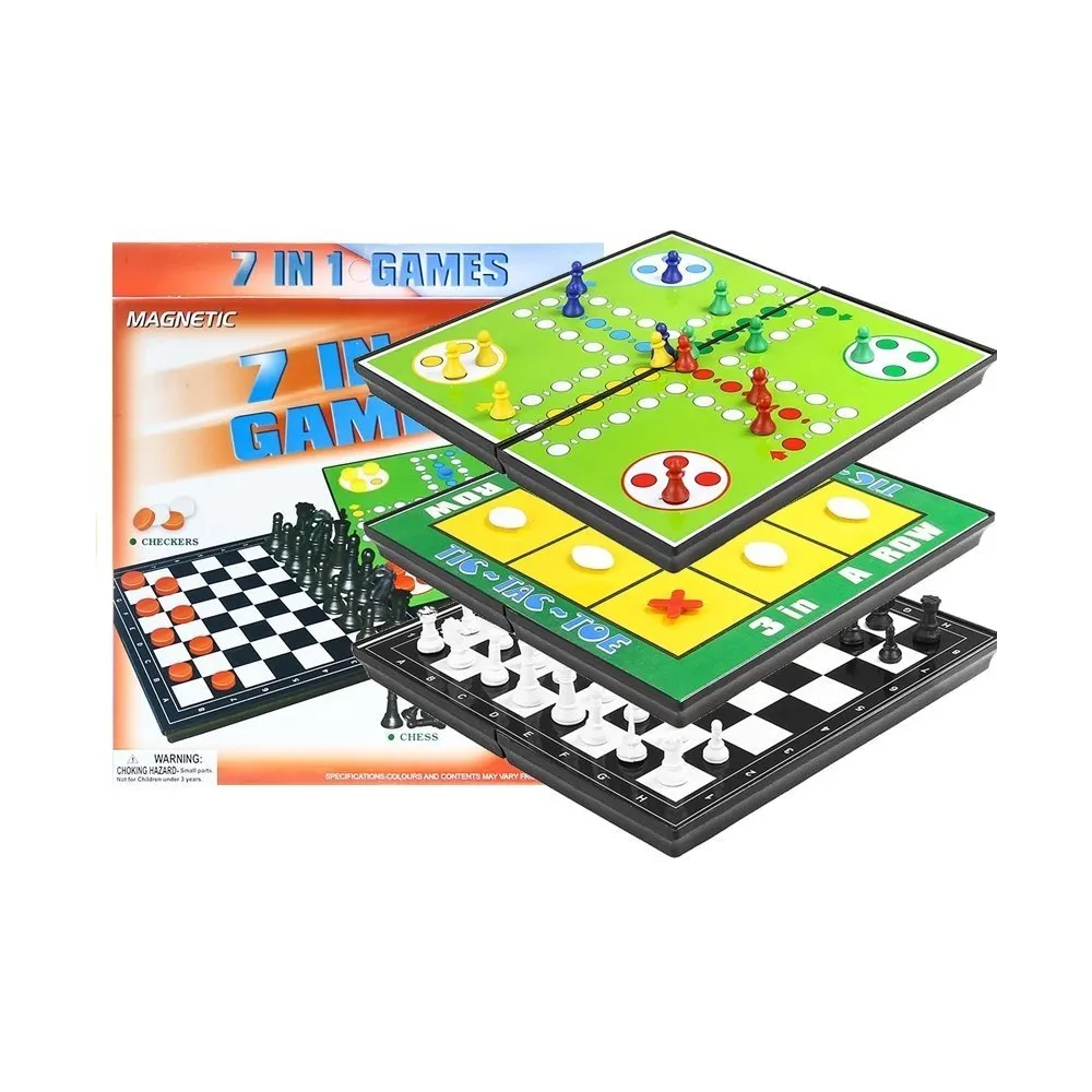 Zestaw Gier Planszowych 7w1 z szachami i warcabami na stole