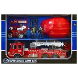 Realistyczne detale wozu strażackiego i figurek dla małych strażaków