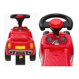 Sportowy jeździk do zabawy w domu oraz na świeżym powietrzu