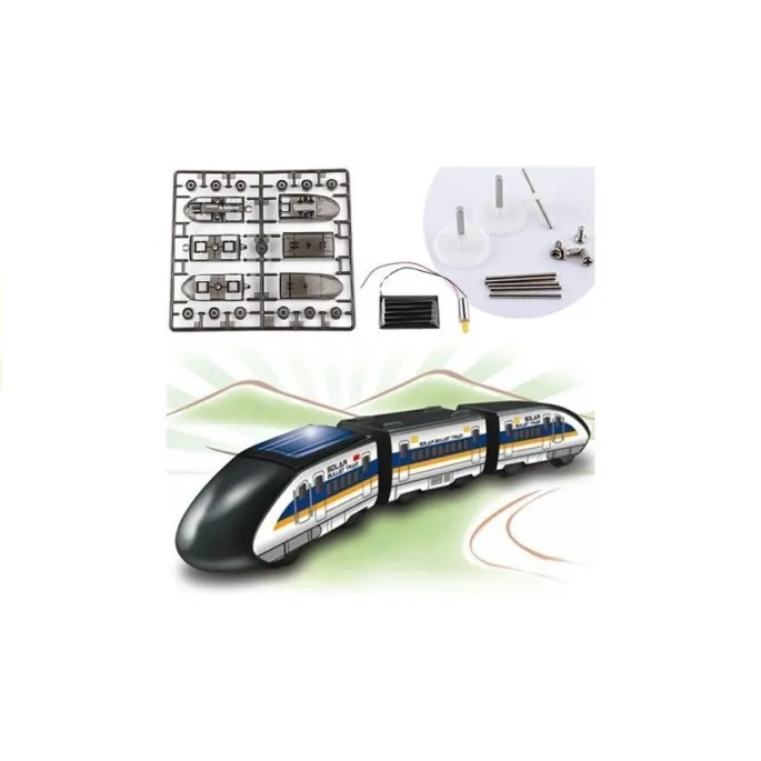 Solarna zabawka pociąg bullet train w promieniach słońca