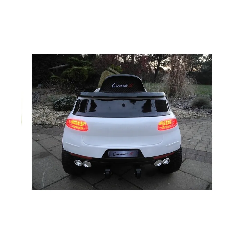 Podświetlana deska rozdzielcza Coronet S imitująca prawdziwy kokpit