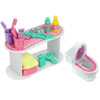 Lalka z ruchomymi kończynami podczas kąpieli w wannie