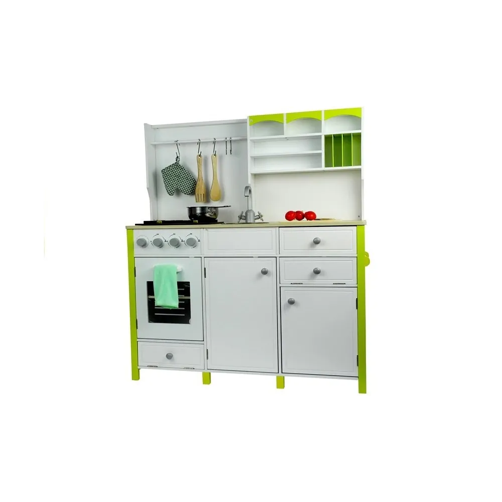 drewniana kuchnia dla maluchów z półką i uchwytem na ręcznik