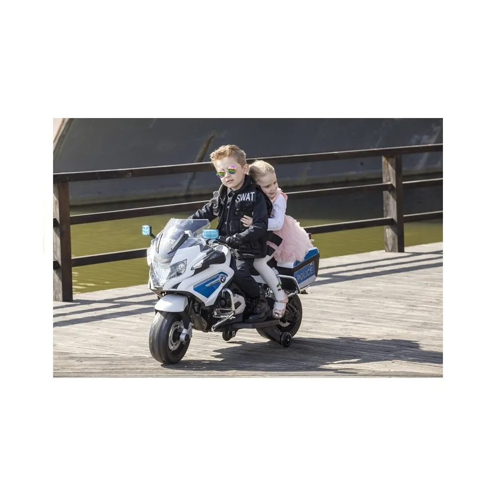 Bezpieczny biały motor na akumulator BMW dla małego policjanta