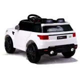 Widok z boku na auto na akumulator HL1638 w jasnym otoczeniu