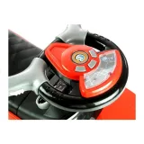 Stabilny pchacz z wytrzymałego tworzywa dla maluchów