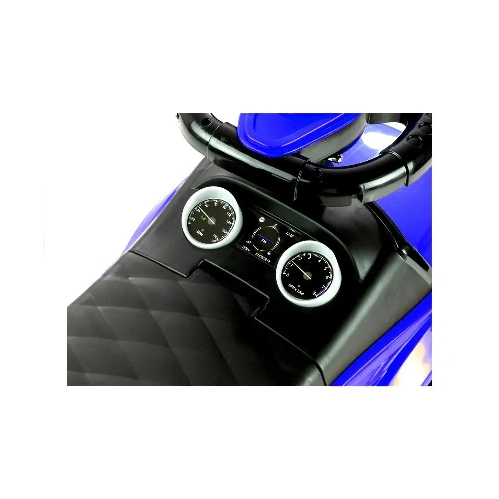 Model jeździka dla dzieci powyżej 1 roku życia, widok z boku