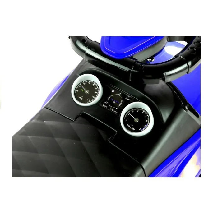 Model jeździka dla dzieci powyżej 1 roku życia, widok z boku