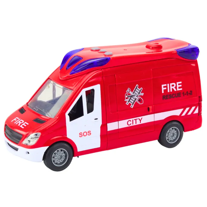 Czerwony wóz strażacki z efektem dźwiękowym podczas zabawy