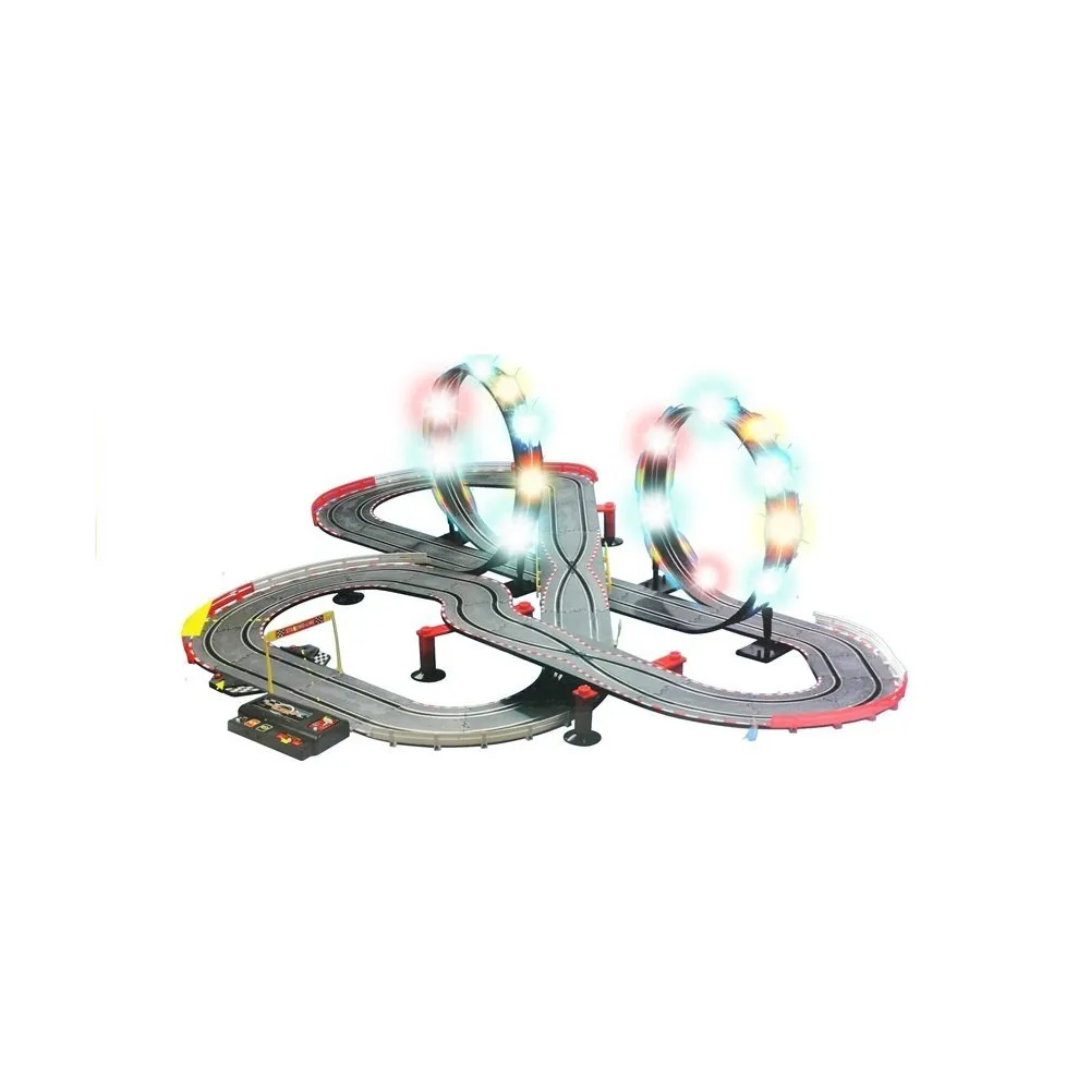 Dwa samochodziki wyścigowe na torze z pętlą i lampkami LED