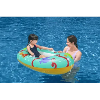 Kolorowy ponton dla dzieci do użytku podczas letniego wypoczynku