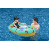 Kolorowy ponton dla dzieci do użytku podczas letniego wypoczynku