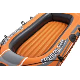 Lekki i bezpieczny ponton z wytrzymałego PVC na rzece