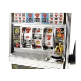 Zabawka kasynowa skarbonka z trzema bębnami i światłem