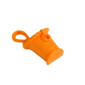 Wszystkie elementy gry zręcznościowej Osiodłaj Wielbłąda na stole