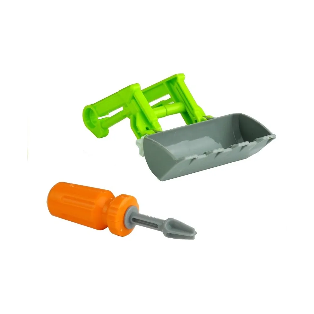 Przyczepa z otwartymi drzwiczkami w zabawkowym traktorze