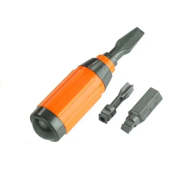 Estetycznie zapakowany zestaw pojazdów budowlanych na prezent dla dziecka