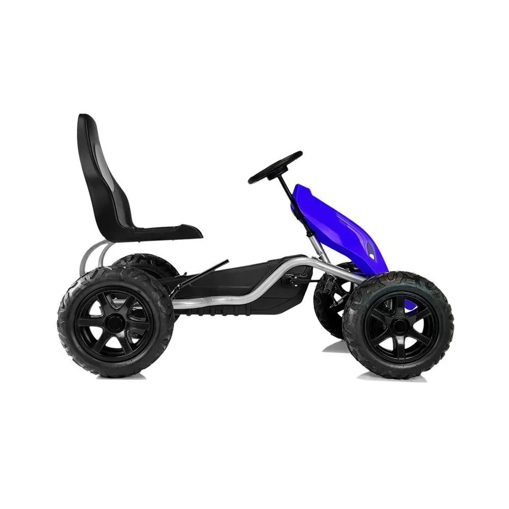 Zbliżenie na pompowane koła gokarta B012 niebieskiego