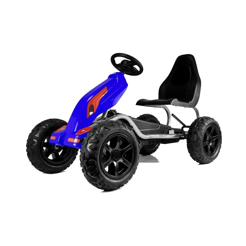 Dziewczynka prowadzi niebieski gokart na pedały B012