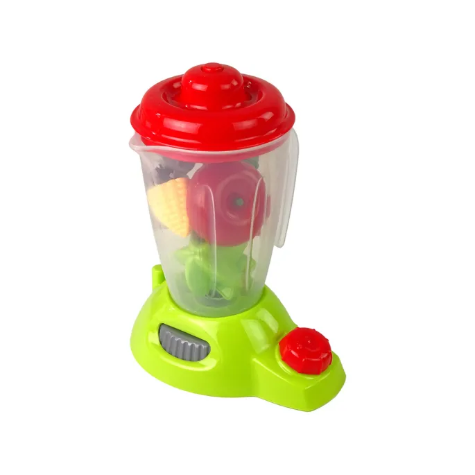 Kolorowe owoce i warzywa na rzepy z zabawkowego zestawu kuchennego